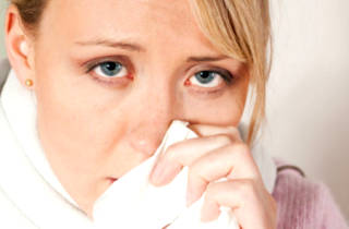 Сухой кашель горло не болит. Почему появляется сильный кашель без температуры и как с ним бороться